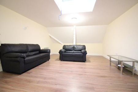 Bridge Road, Hounslow - Photo 2