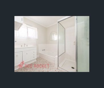 38 Lyngrove Street, Kingston, Qld 4114 - Photo 3