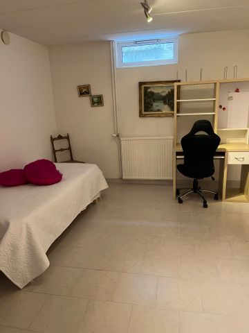 Bronsurnegatan, Västra Frölunda - Photo 2