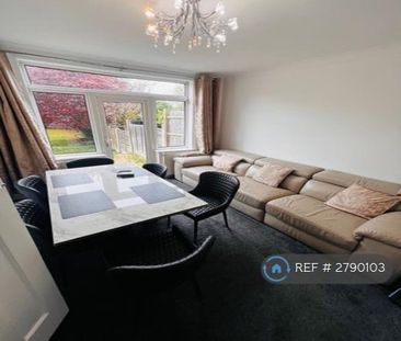 3 bedroom semi-detached house to rent - Photo 2