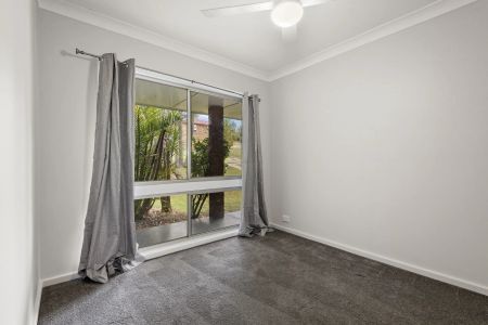 Three Bedroom House - Photo 4