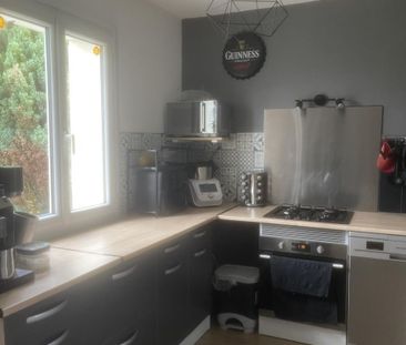 DANS QUARTIER RESIDENTIEL - MAISON TYPE 5 avec jardin clos - Photo 6