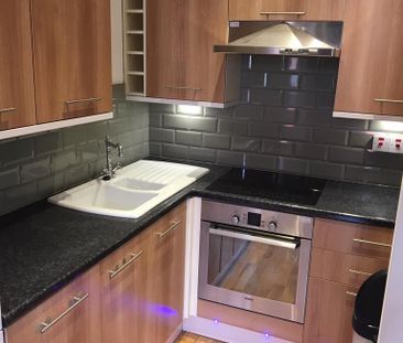 2 bedroom flat to rent - Photo 4