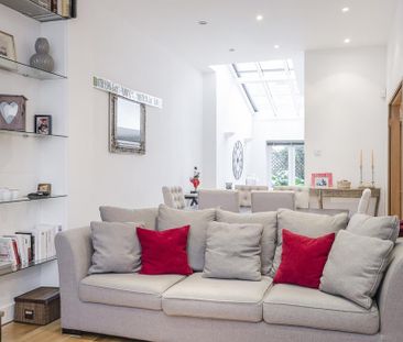 4 bedroom terraced house to rent - Photo 5