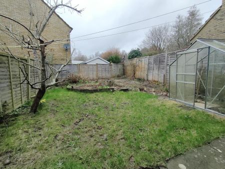 2 bedroom semi-detached house to rent - Photo 5