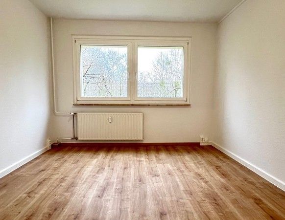 Helle, familienfreundliche 3-Zimmerwohnung im 1.OG mit Balkon! - Photo 1