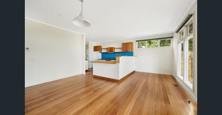 1950's Fully Renovated Weatherboard Cottage - Photo 5