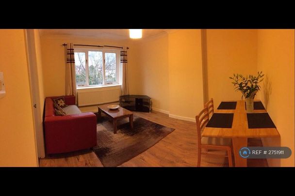 2 bedroom flat to rent - Photo 1