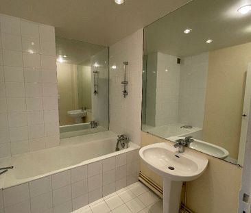 Location Appartement 4 pièces 92m² - Photo 3