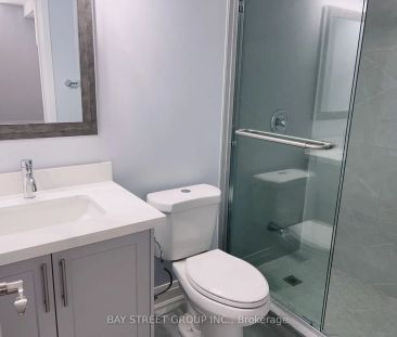 Detached Home For Lease | N9246341 - Photo 4