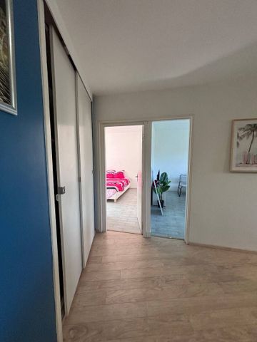 82m² 3 chambres place de parking meublé équipé - Photo 4