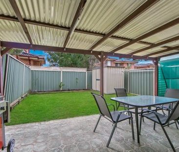 “Elegant Townhouse in PREMIUM LOCATION!!” - Photo 2
