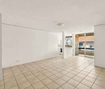 6 / 164-166 Bondi Road - Photo 2