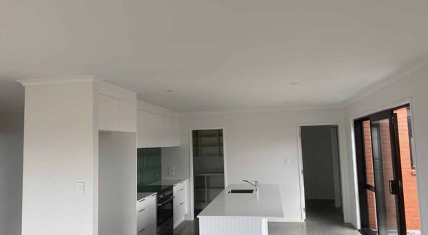 Spacious luxury living - Photo 1