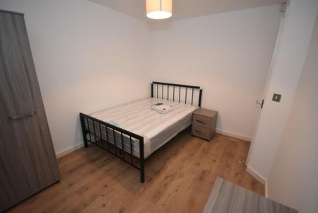 4 bedroom townhouse to rent - Photo 3