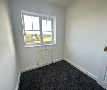 Harton Close, Redcar, North Yorkshire, TS10 5NH - Photo 2