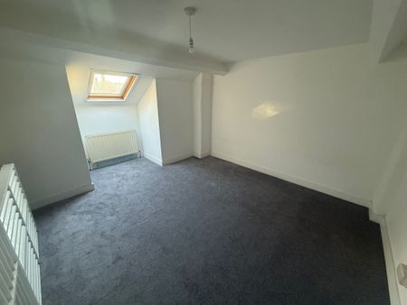 Woodhead Road, Sheffield - Photo 3