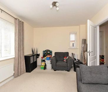 2 bedroom end of terrace house to rent - Photo 2