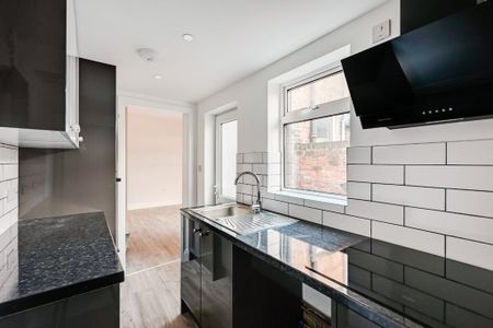 2 bedroom terraced house to rent - Photo 2