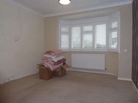 3 bedroom semi-detached house to rent - Photo 4