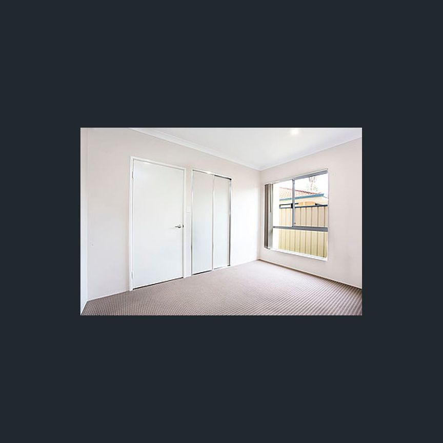 Large & Modern Unit w/ Private Courtyard in Top Location - Photo 1