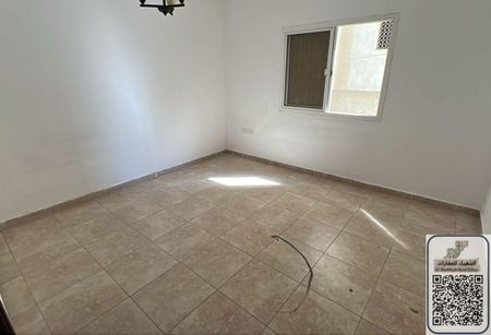 Spacious 2-BR Apartment Near University Street - Photo 3