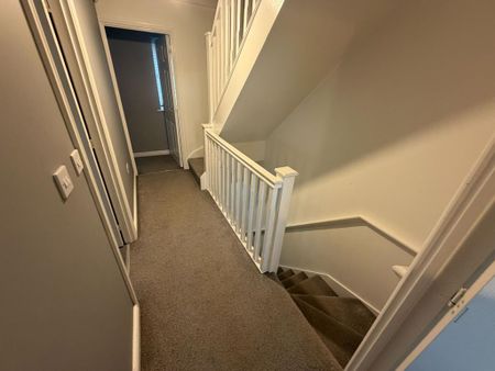 3 bedroom semi-detached house to rent - Photo 5