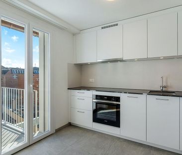 First rental – 2 balconies - Photo 2