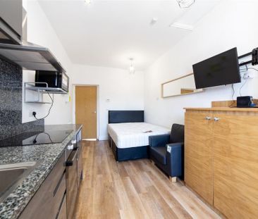 Studio to rent - Photo 1