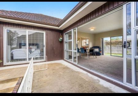 Charming 4BR Home in Papakura - Photo 2