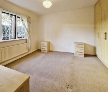 2 bedroom ground floor flat to rent - Photo 3
