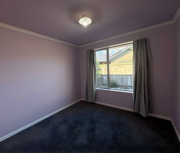 Spacious 190m2, 4-Bedroom Family Home - Photo 2