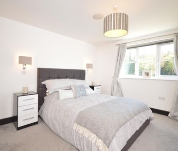 Apartment to rent with 3 bedrooms, St Monicas Road, Kingswood - Photo 5