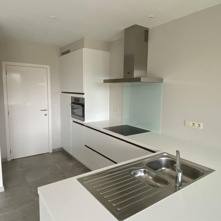 Recent appartement op wandelafstand van het centrum - Photo 1