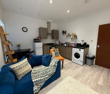 2 bedroom flat to rent - Photo 3