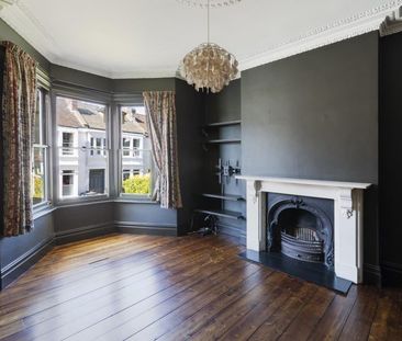 4 Bed House - Photo 1
