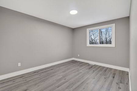 For Lease - 137 Monmore Road, London North, Ontario - Photo 4