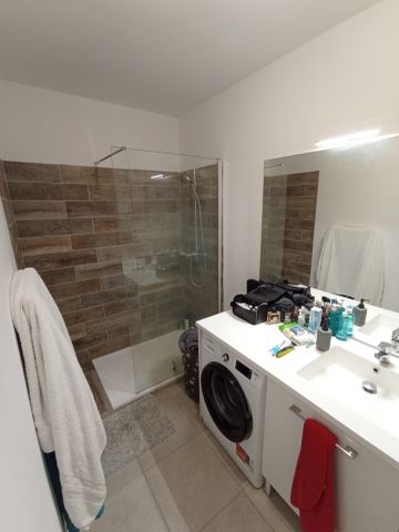 Location Appartement 2 pièces 41m² PIERREFEU DU VAR 83390 - Photo 5