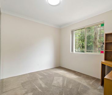 Spacious, Sunny Apartment Only Moments From Amenities - Photo 4