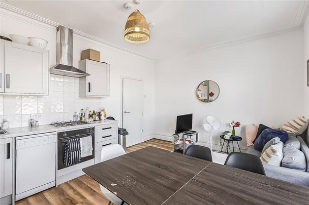 5 bedroom flat to rent - Photo 1