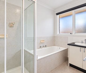 Comfortable Family Living in a Peaceful Court Location - Photo 3