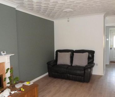 2 bedroom semi-detached house to rent - Photo 5