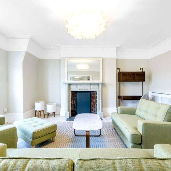 Burgess Park Mansions, Fortune Green Road, London, NW6 1DP - Photo 1