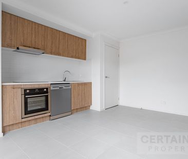 Modern Sleek 1 Bedroom space - Photo 1