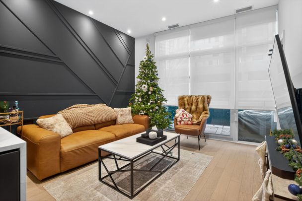 For Lease - 99 The Donway W N/A, Toronto, Ontario - Photo 1