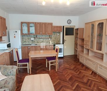 Pronájem bytu 2+kk 56 m², Toužimská 583, Praha - Photo 1