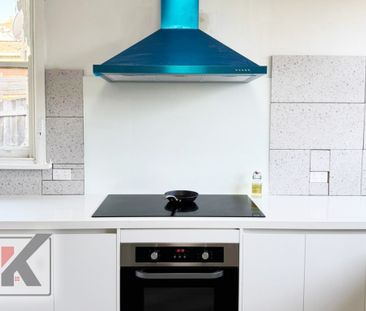 Mooroolbark - Photo 6