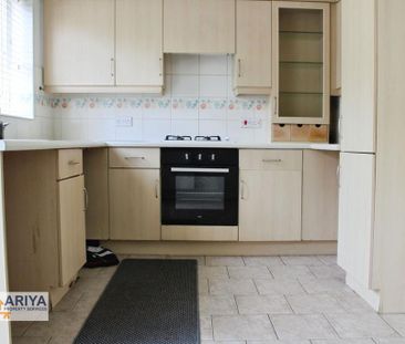 3 bedroom semi-detached house to rent - Photo 3