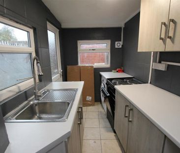 2 bedroom terraced house to rent - Photo 3