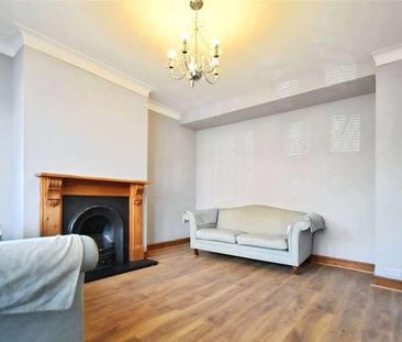 Overton Drive, Chadwell Heath, RM6 - Photo 3